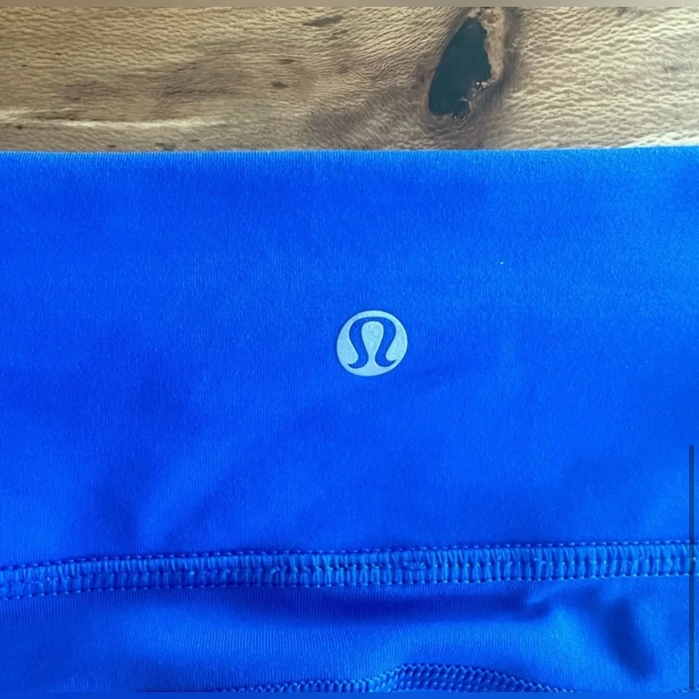 LULULEMON Cropped Blue Leggings